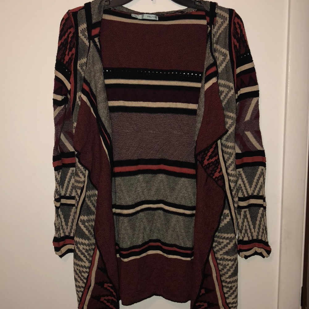 Beautiful Aztec Pattern Hooded Cardigan